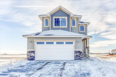 810 Edgefield St, House detached with 3 bedrooms, 2 bathrooms and 4 parking in Strathmore AB | Image 2