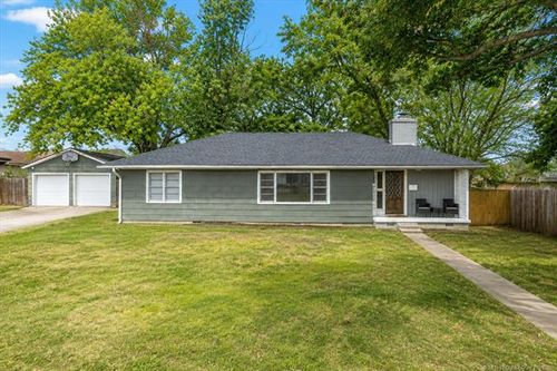 211 Queenstown Ave, Bartlesville, OK, 74006-2521 | Card Image