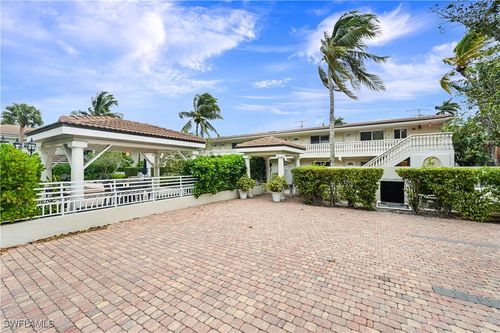 apt-26-950 7th Ave S, NAPLES, FL, 34102-6744 | Card Image