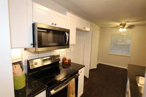 737 Holiday Dr, Sherman, TX, 75090-8317 | Card Image