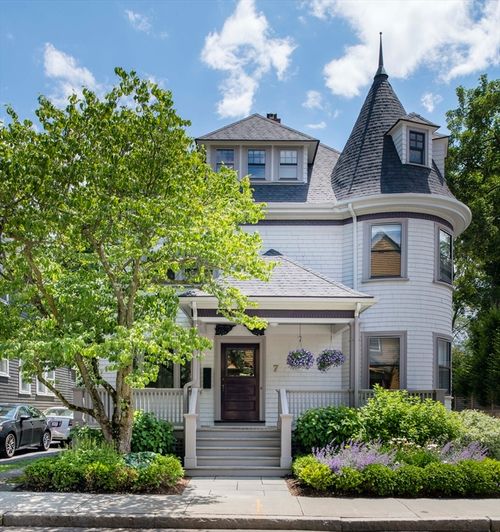 7 Dana St, Brookline, MA, 02445-6803 | Card Image
