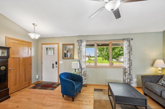 12-web-or-mls-Prairie Grass Dr-1006-010.jpg | Image 12