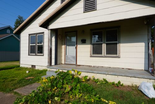 106 S 2nd St, Eufaula, OK, 74432-2808 | Card Image