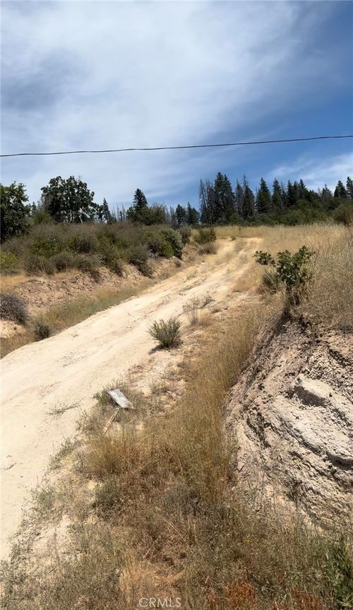 1651 Summit Creek Road, Hayfork, CA, 96041 | Card Image