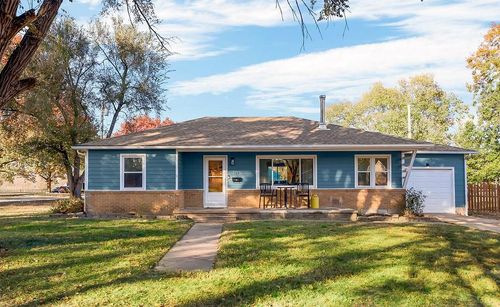 148 W Shawnee St, Gardner, KS, 66030-1175 | Card Image