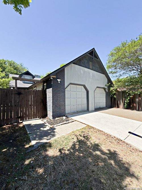 14431 Woods Hole Dr, San Antonio, TX, 78233-7118 | Card Image