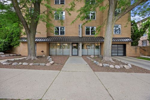 2121 N Cambridge Ave, MILWAUKEE, WI, 53202-1064 | Card Image