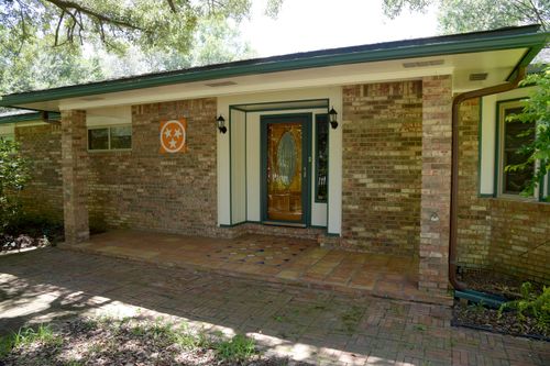 218 Howard St, Niceville, FL, 32578-8022 | Card Image