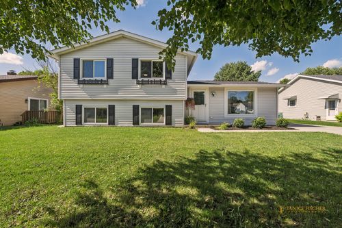 264 Joseph St, Woodstock, IL, 60098-2424 | Card Image