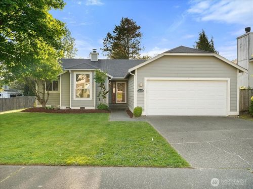 28123 230th Ave Se, Maple Valley, WA, 98038-8153 | Card Image