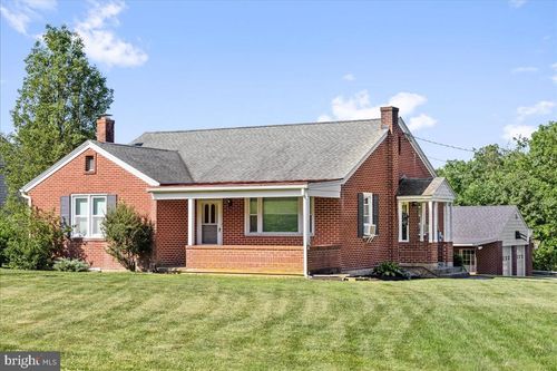 1848 Hoffmansville Rd, Frederick, PA, 19435-9720 | Card Image