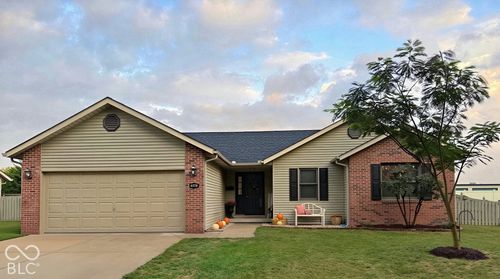 4576 S Lost St, Terre Haute, IN, 47802-6611 | Card Image