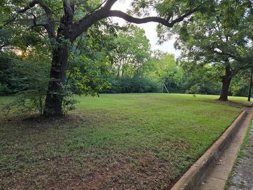 1323 S Magnolia St, Palestine, TX, 75801-5167 | Card Image