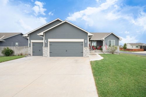 902 N Saint Andrew Ct, Goddard, KS, 67052-8656 | Card Image
