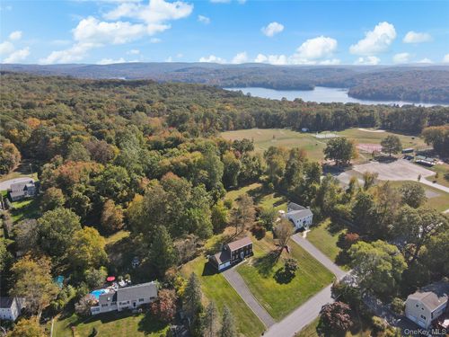 27 Sunset Dr, North Salem, NY, 10560-1025 | Card Image