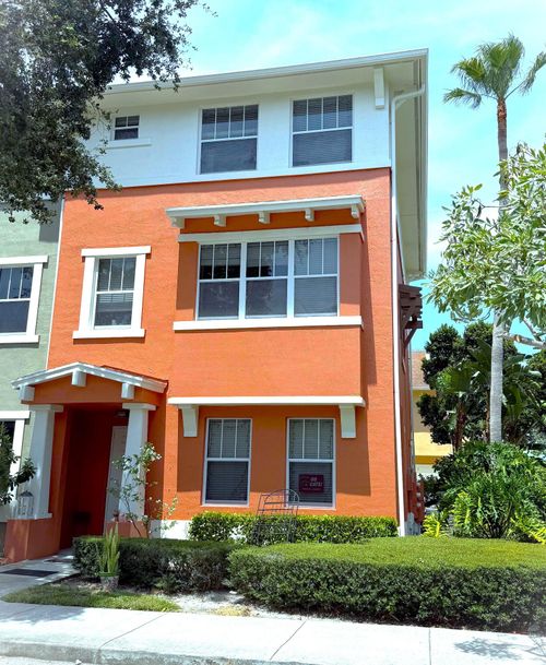 6-883 Millbrae Ct, West Palm Beach, FL, 33401-8467 | Card Image