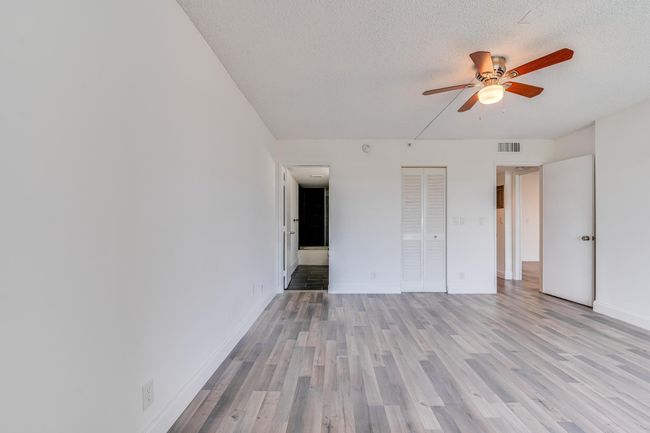APT-604 - 2200 S Cypress Bend Dr, Condo with 1 bedrooms, 2 bathrooms and null parking in Pompano Beach FL | Image 14