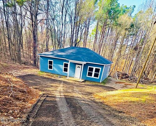 460 Magnolia Cir, Sarah, MS, 38665 | Card Image