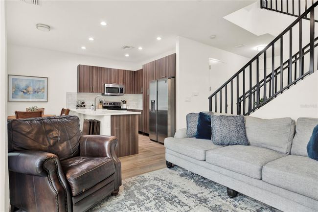 8714 Palm Ranches Pl, Townhouse with 4 bedrooms, 4 bathrooms and null parking in TAMPA FL | Image 5
