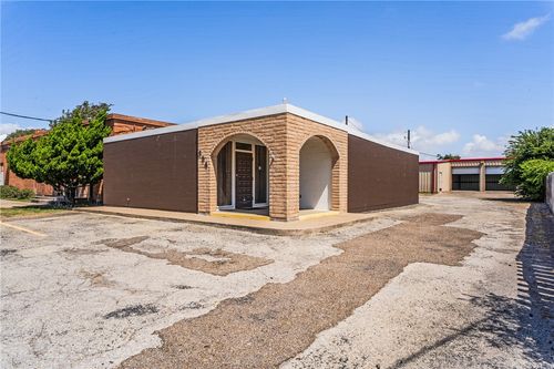 604 W Broadway Ave, Portland, TX, 78374-2032 | Card Image