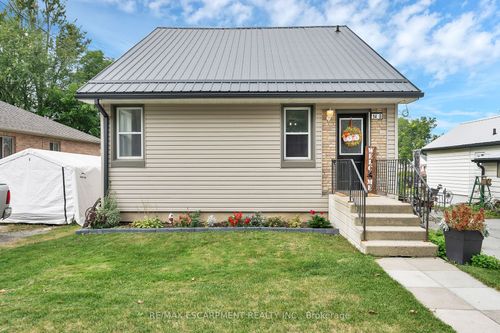 {{alt}} | Card Image