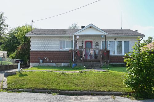 522 Champlain St, Hawkesbury, ON, K6A2C4 | Card Image