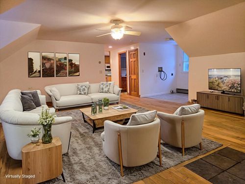 b-17 Diamond Hill Rd, Jefferson, MA, 01522-1516 | Card Image