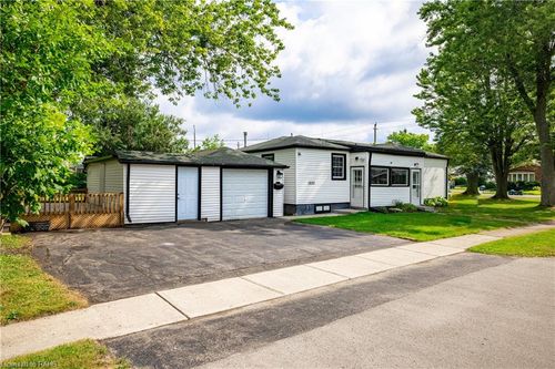 1220 Hollywood St, Fort Erie, ON, L2A3B3 | Card Image