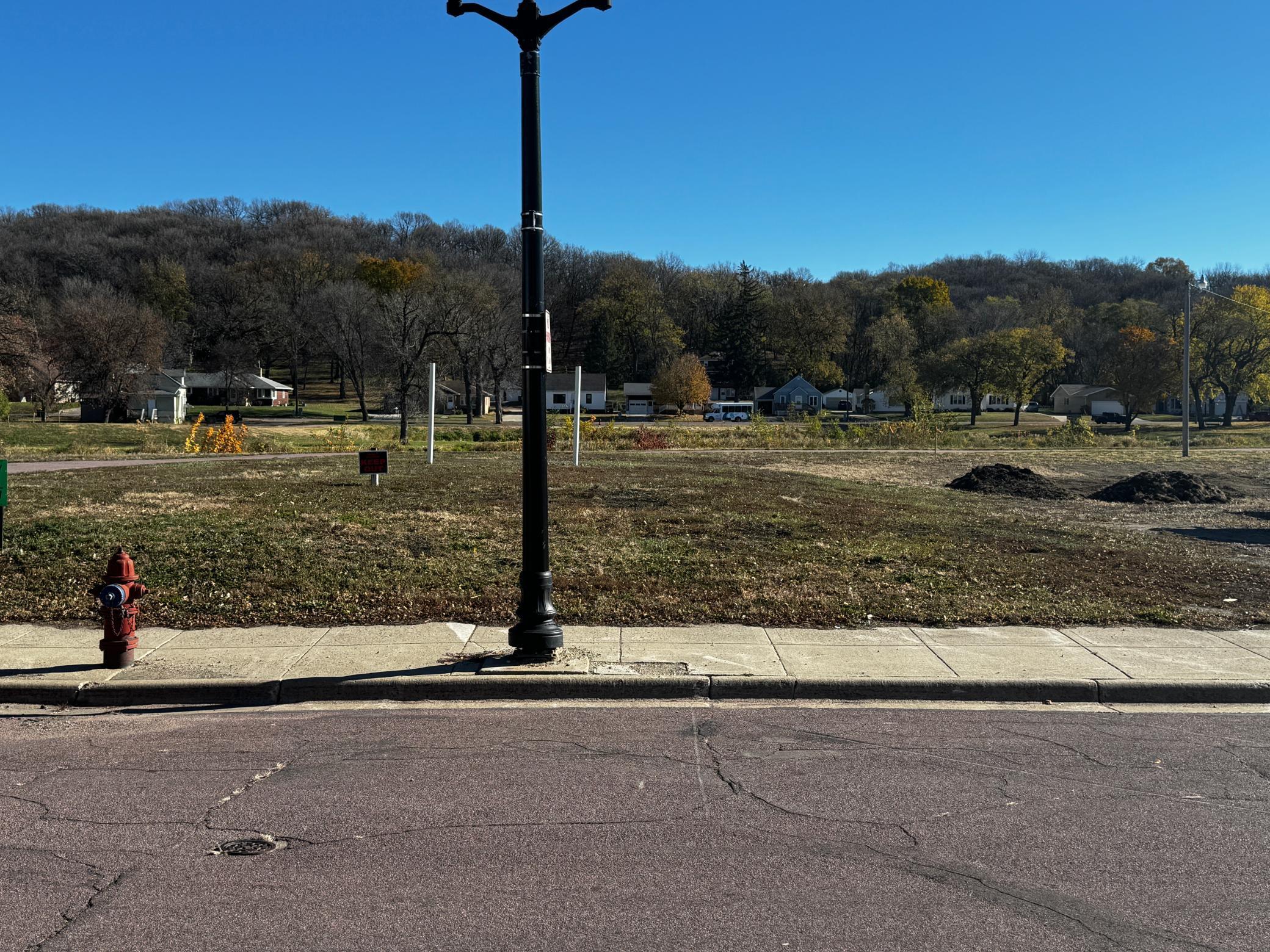 520 1st St, Jackson, MN 56143-1633