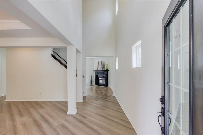 7653 Legacy Rd, House other with 4 bedrooms, 3 bathrooms and null parking in Flowery Branch GA | Image 5