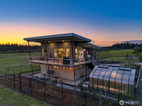 2200 E Marrowstone Rd, Nordland, WA, 98358-9637 | Card Image
