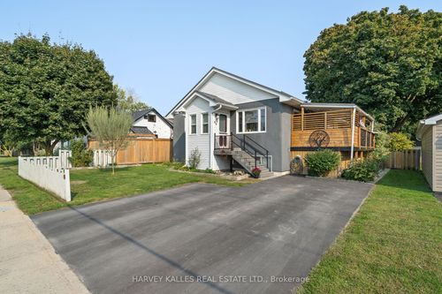 46 Barker St, Picton, ON, K0K2T0 | Card Image
