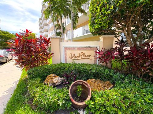 apt-3b-1455 N Treasure Dr, North Bay Village, FL, 33141-4179 | Card Image