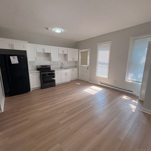 31-27 Summer St, Bristol, CT, 06010-5050 | Card Image