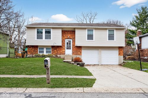 11495 Crestview Dr, Fishers, IN, 46038-1917 | Card Image