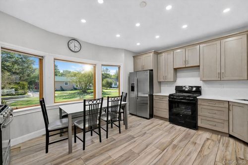 158 Park Ave, Monticello, NY, 12701-2555 | Card Image