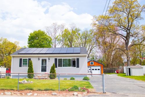 19 Leavitt St, Dracut, MA, 01826-5911 | Card Image