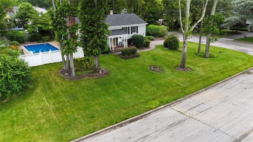 23 Franko Ln, Setauket, NY, 11733-2605 | Card Image
