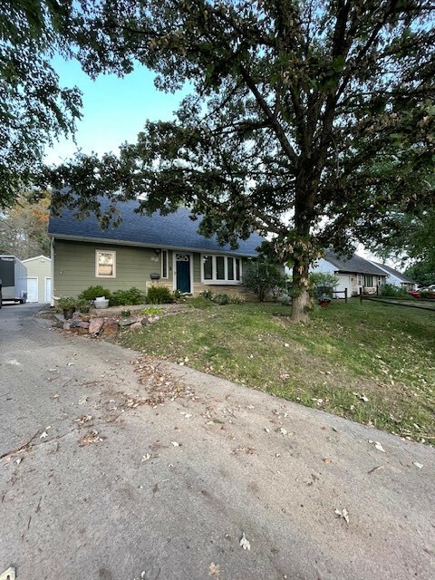 17th St, Des Moines, IA 50315