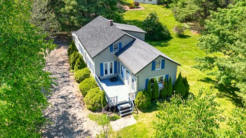 1 Janabye Ln, Hallowell, ME, 04347-3112 | Card Image