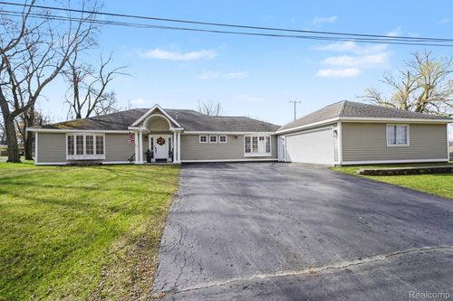 6399 Eastlawn Ave, Clarkston, MI, 48346-2420 | Card Image