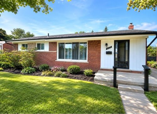3039 Pearl Ave, Warren, MI, 48091-2329 | Card Image