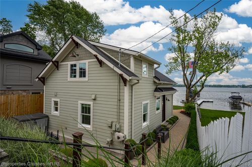 11693 Kenton Dr, Whitmore Lake, MI, 48189-9342 | Card Image