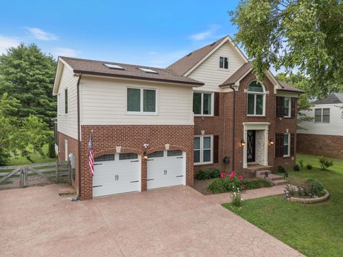 9164 Demery Ct, Brentwood, TN, 37027-3325 | Card Image