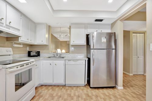 apt-402-7680 Nw 18th St, Margate, FL, 33063-3120 | Card Image