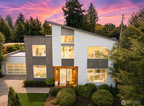 10718 15th Ave Ne, Seattle, WA, 98125-6416 | Card Image