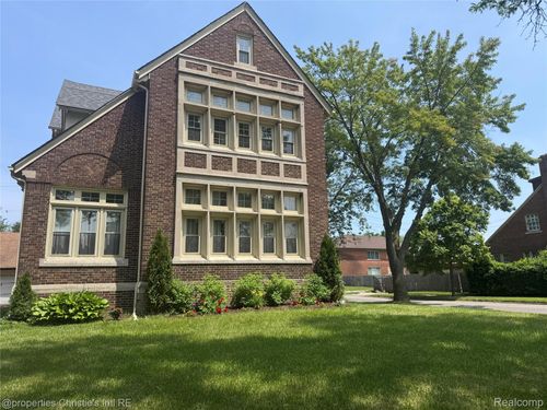 8604 La Salle Blvd, Detroit, MI, 48206-2450 | Card Image