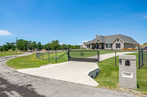 110 War Wagon Cir, Millsap, TX, 76066-1504 | Card Image