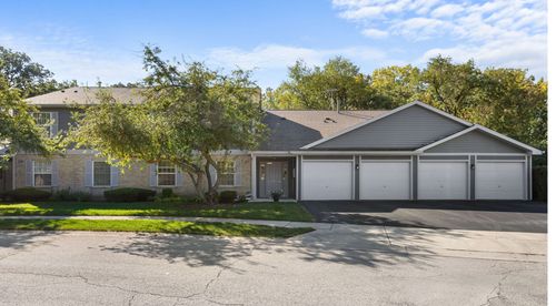 apt-b-1107 Yorkshire Ct, Elgin, IL, 60120-7114 | Card Image