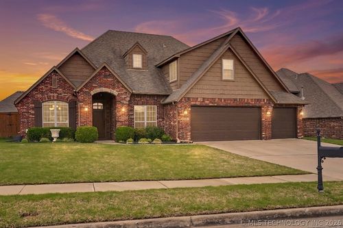 7201 Memphis St, Broken Arrow, OK, 74014-2882 | Card Image